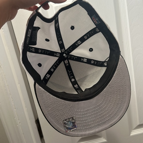 Falcons SnapBack hat - Picture 2 of 2